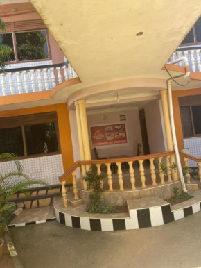 Amen guesthouse and Ethiopian cousin